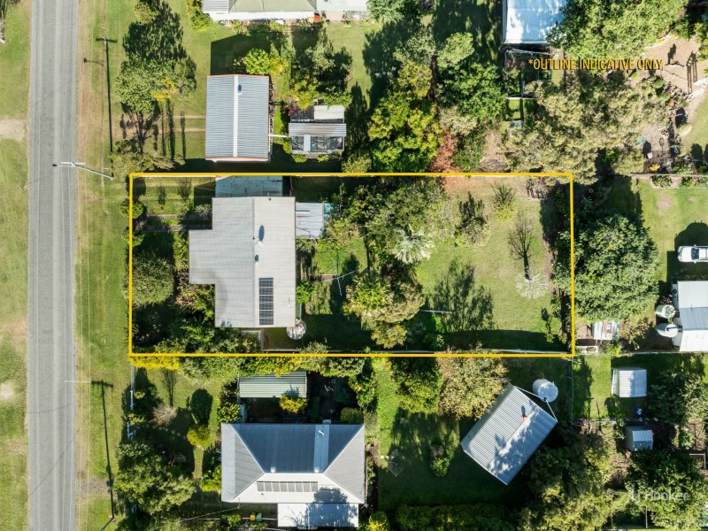 16 Russell Street, Esk QLD 4312