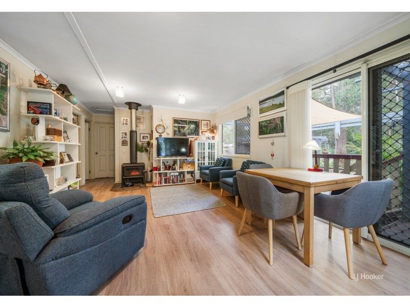 52 Countess Court, Mount Hallen QLD 4312