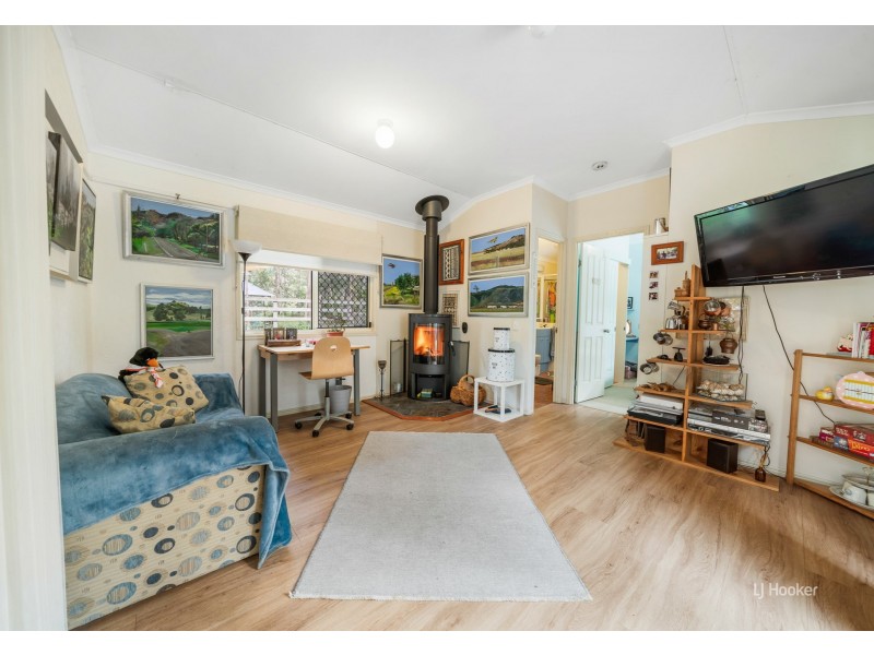 52 Countess Court, Mount Hallen QLD 4312