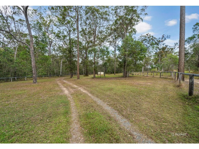 52 Countess Court, Mount Hallen QLD 4312