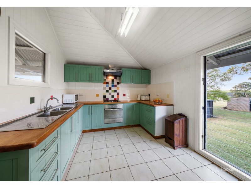 62 Hilary Road, Benarkin North QLD 4306