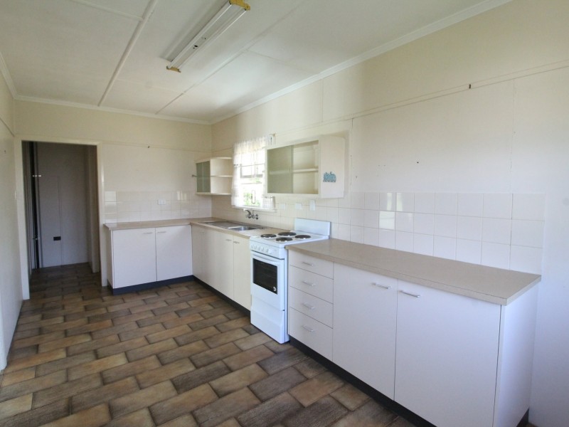 31 Mack Street, Esk QLD 4312