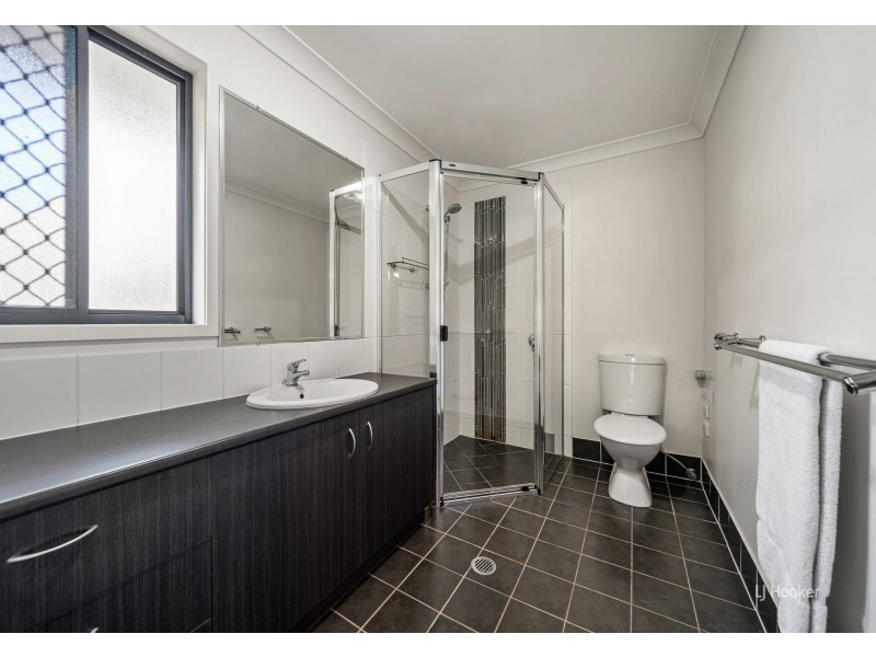 34 Countess Court, Mount Hallen QLD 4312