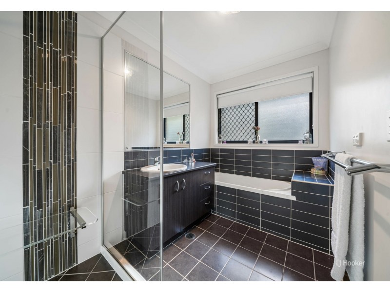 34 Countess Court, Mount Hallen QLD 4312