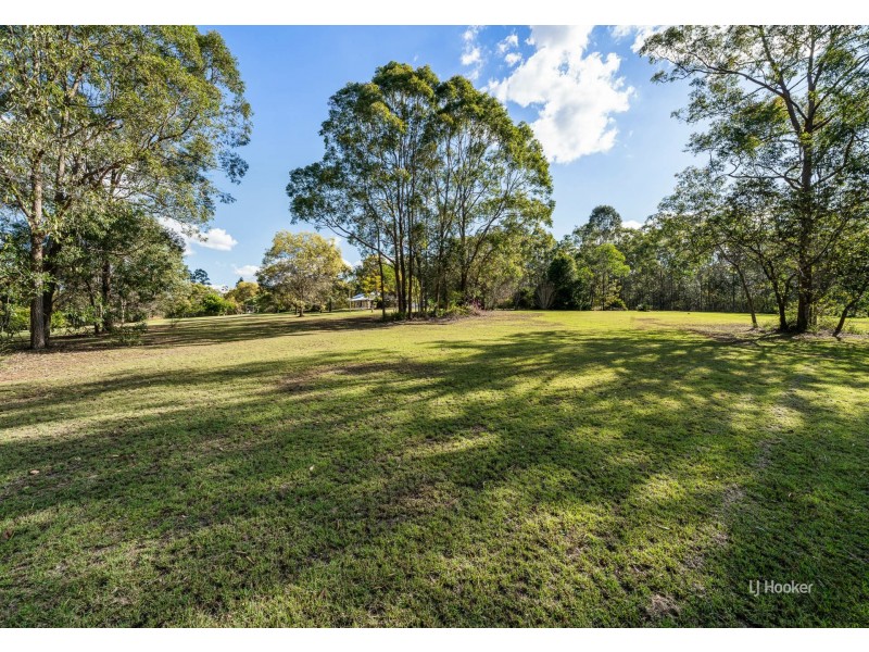 34 Countess Court, Mount Hallen QLD 4312