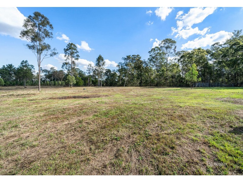 34 Countess Court, Mount Hallen QLD 4312