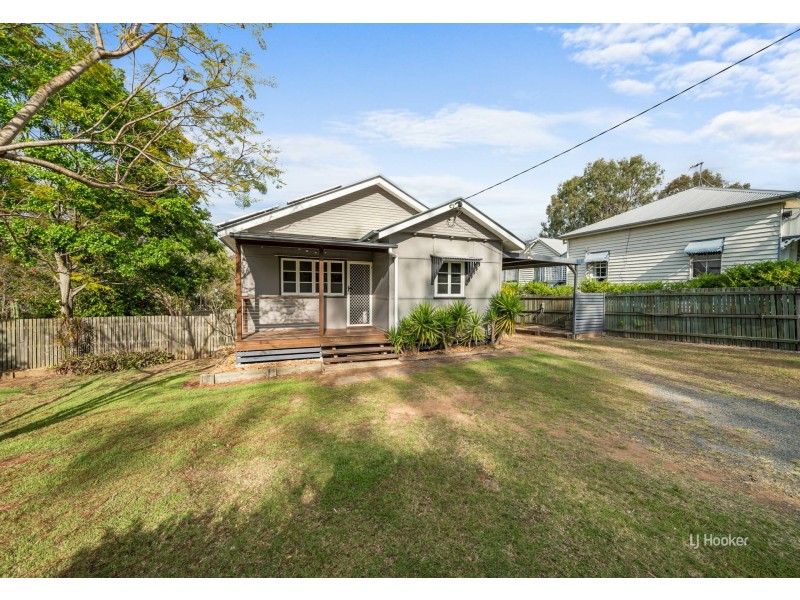 24 Down Street, Esk QLD 4312