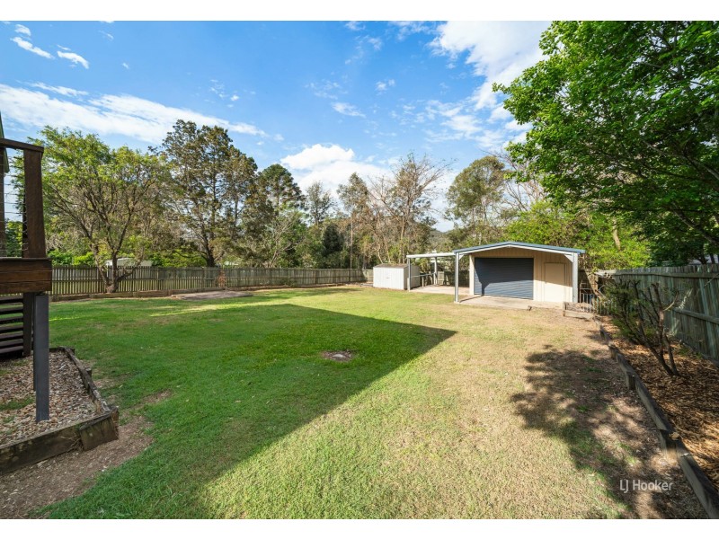 24 Down Street, Esk QLD 4312