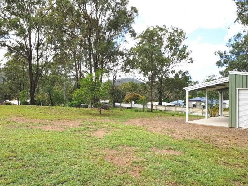 27 William Street, Linville QLD 4306