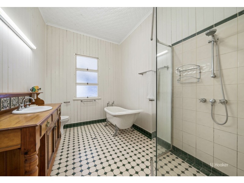 528 Willaura Drive, Mount Hallen QLD 4312