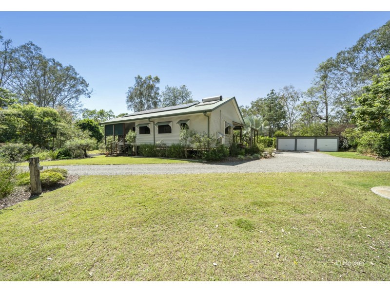 97 Outlook Drive, Esk QLD 4312