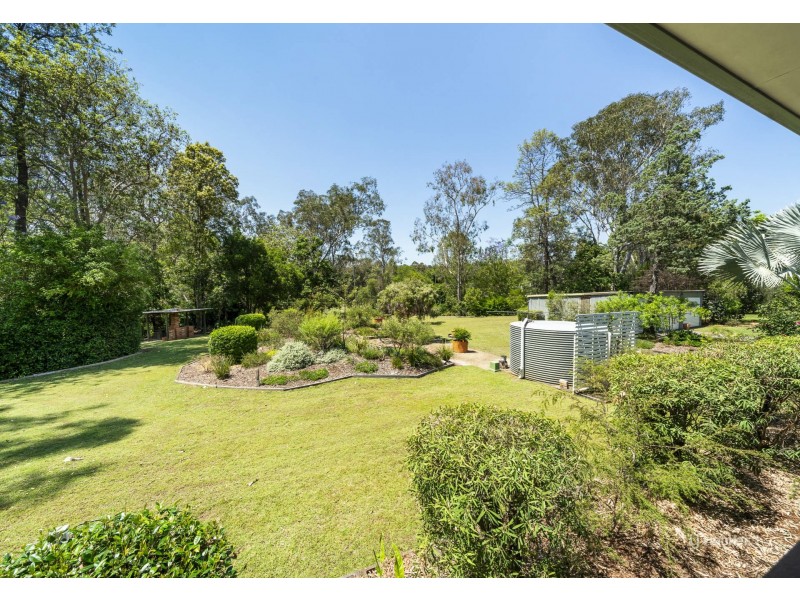 97 Outlook Drive, Esk QLD 4312