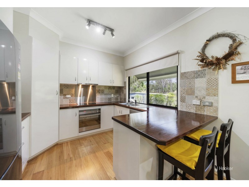 97 Outlook Drive, Esk QLD 4312