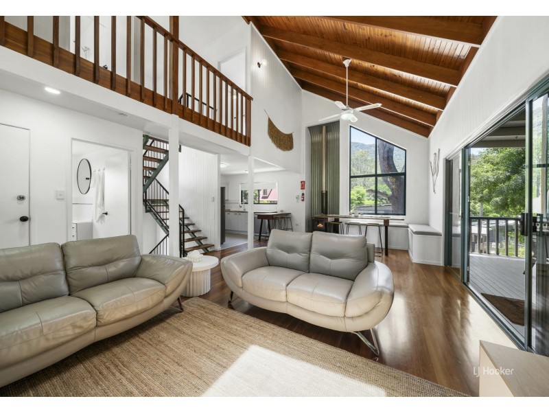 1 Guldbransen Street, Somerset Dam QLD 4312