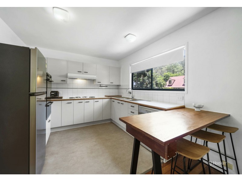 1 Guldbransen Street, Somerset Dam QLD 4312