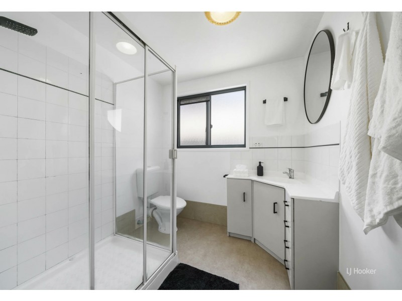 1 Guldbransen Street, Somerset Dam QLD 4312