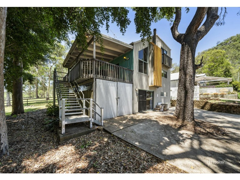 1 Guldbransen Street, Somerset Dam QLD 4312