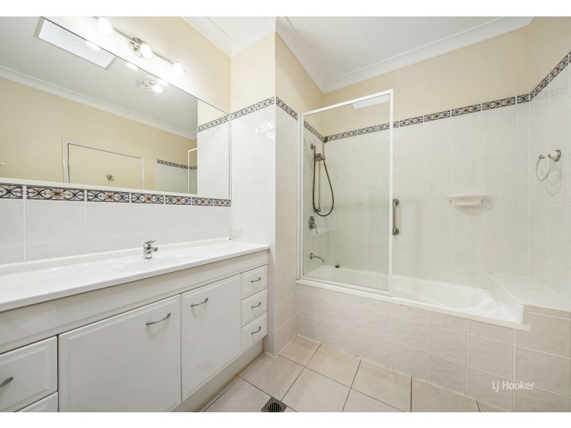 19 Russell Street, Esk QLD 4312