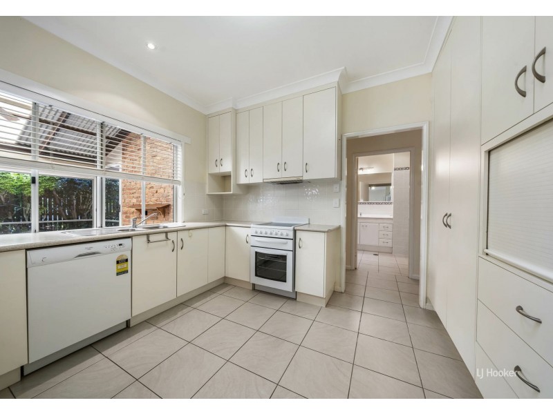 19 Russell Street, Esk QLD 4312