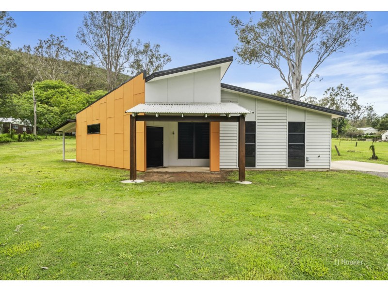 14 Middle Street, Esk QLD 4312