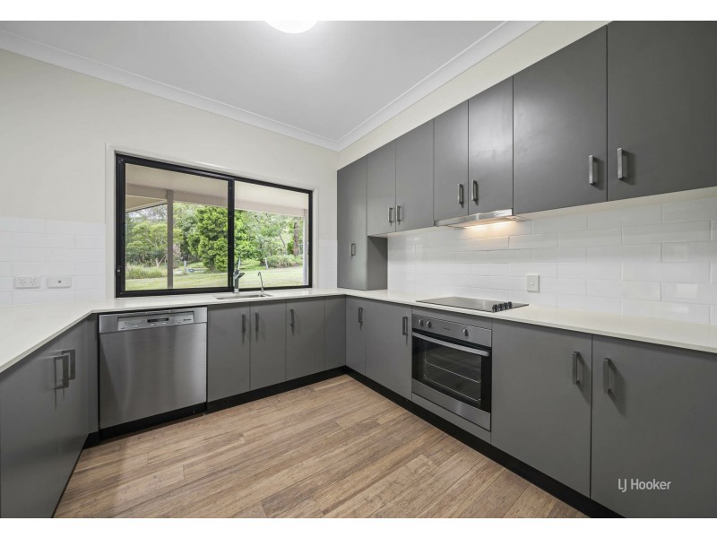 14 Middle Street, Esk QLD 4312