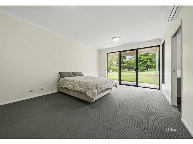 14 Middle Street, Esk QLD 4312