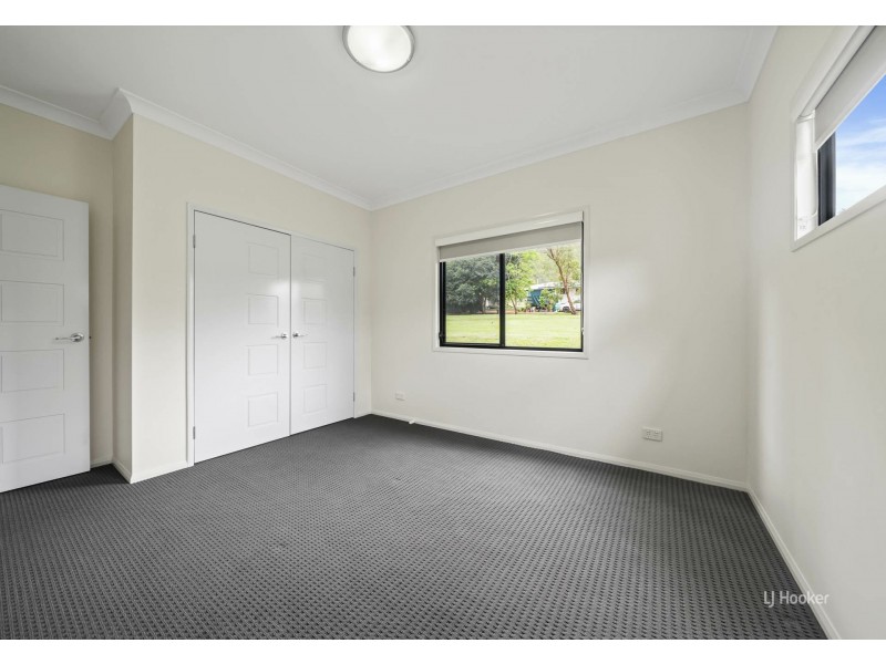 14 Middle Street, Esk QLD 4312