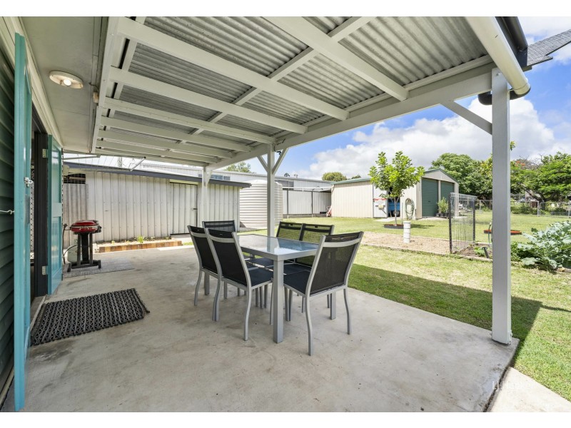 17 Cairnscroft Street, Toogoolawah QLD 4313