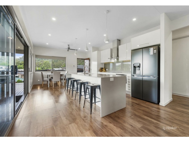 2 Rocky Street, Somerset Dam QLD 4312