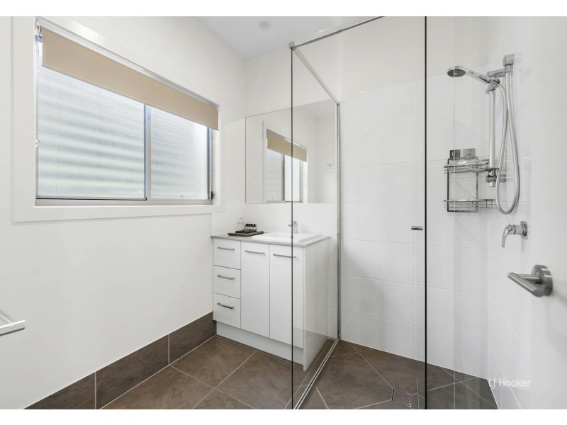 2 Rocky Street, Somerset Dam QLD 4312