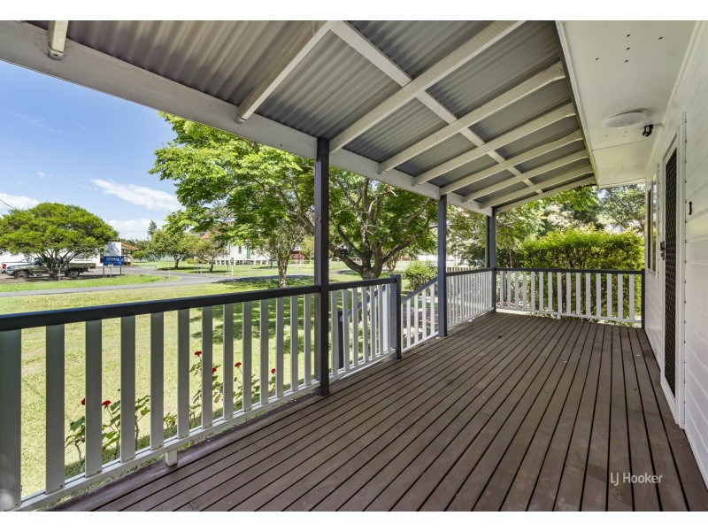 3 Russell Street, Esk QLD 4312