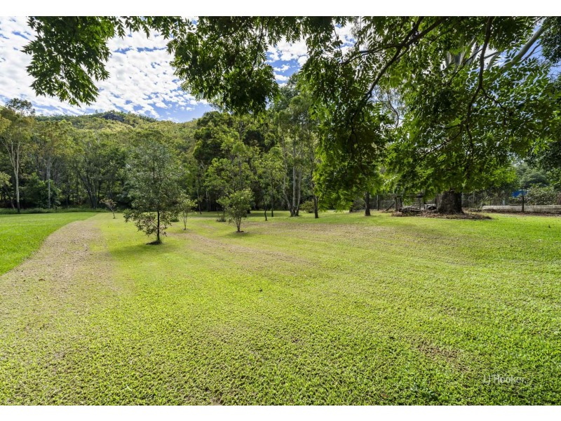 3 Russell Street, Esk QLD 4312