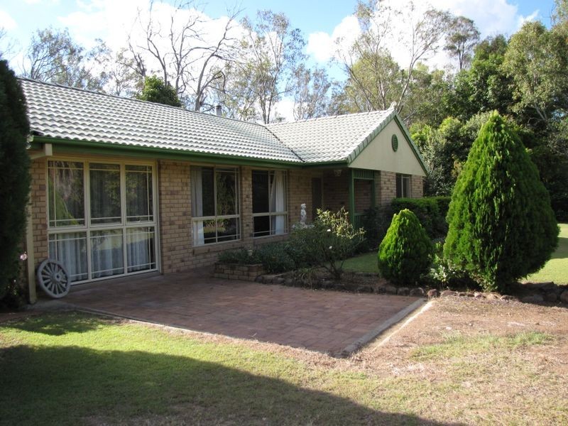 242 Esk Hampton, Esk QLD 4312