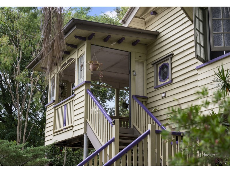 12 Hill Street, Esk QLD 4312