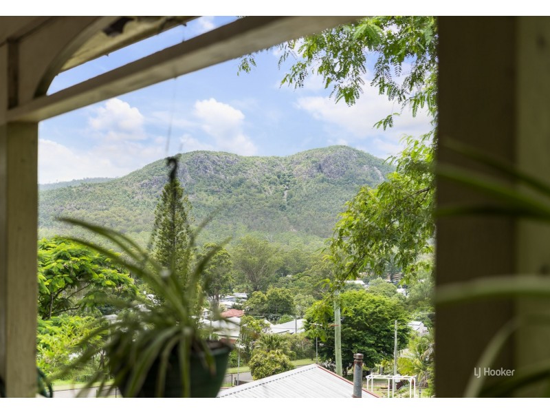 12 Hill Street, Esk QLD 4312