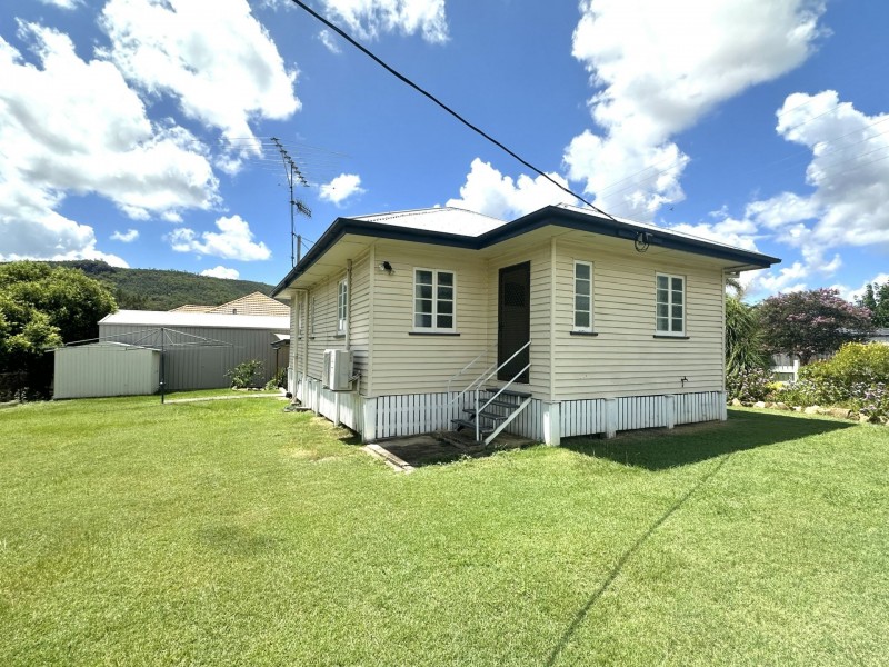 24 Edward Street, Esk QLD 4312