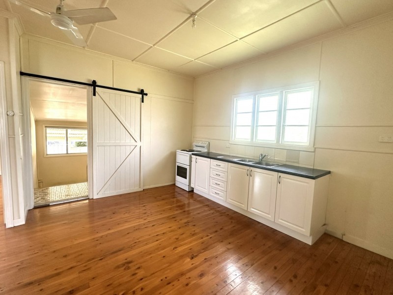 24 Edward Street, Esk QLD 4312