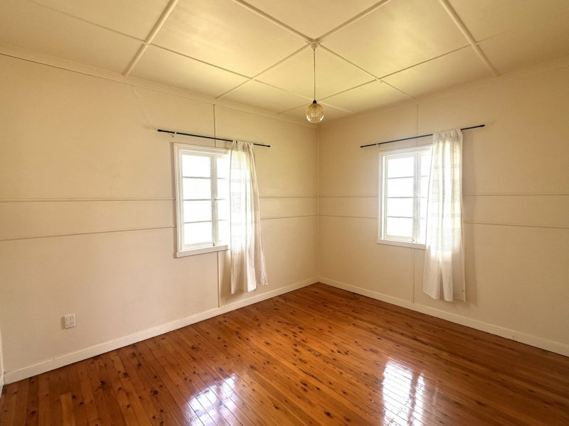 24 Edward Street, Esk QLD 4312