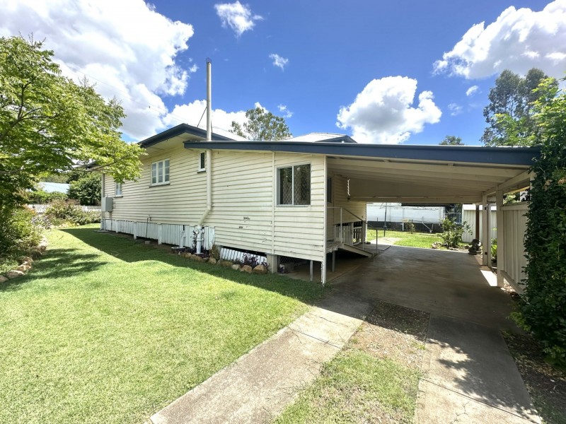24 Edward Street, Esk QLD 4312