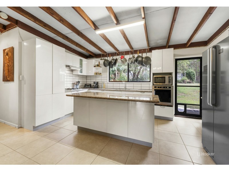 8 Martin Crescent, Benarkin North QLD 4306