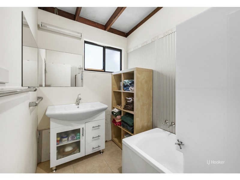 8 Martin Crescent, Benarkin North QLD 4306