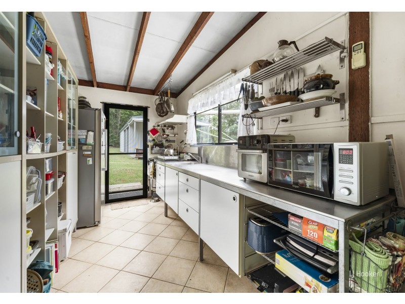 8 Martin Crescent, Benarkin North QLD 4306