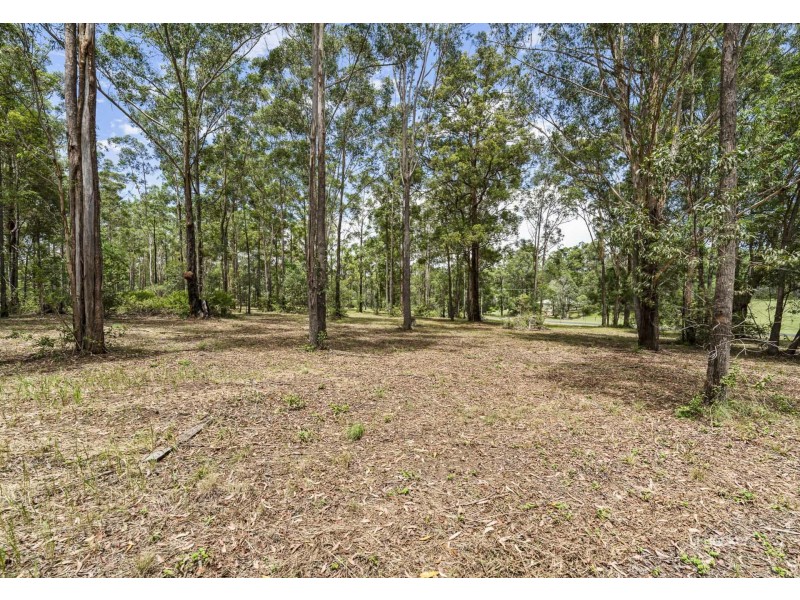 8 Martin Crescent, Benarkin North QLD 4306