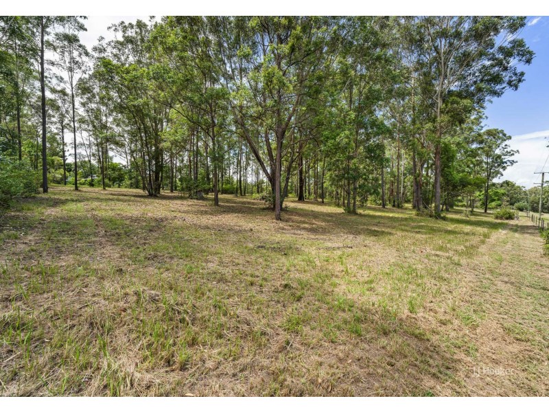 8 Martin Crescent, Benarkin North QLD 4306