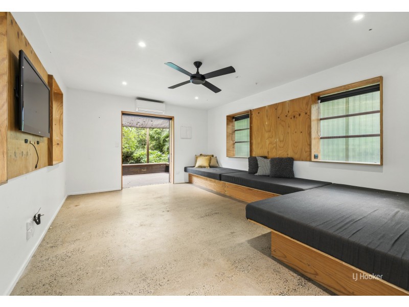 2 Albert Street, Somerset Dam QLD 4312