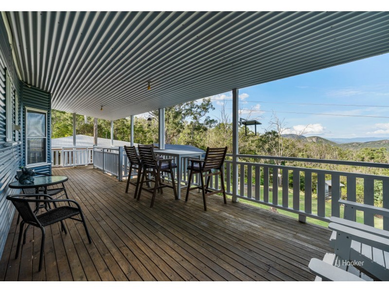 208 Highland Street, Esk QLD 4312
