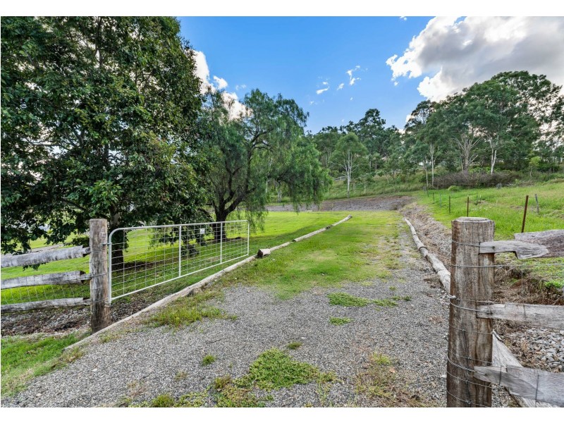 9 Bond Street, Moore QLD 4306