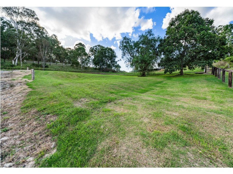 9 Bond Street, Moore QLD 4306