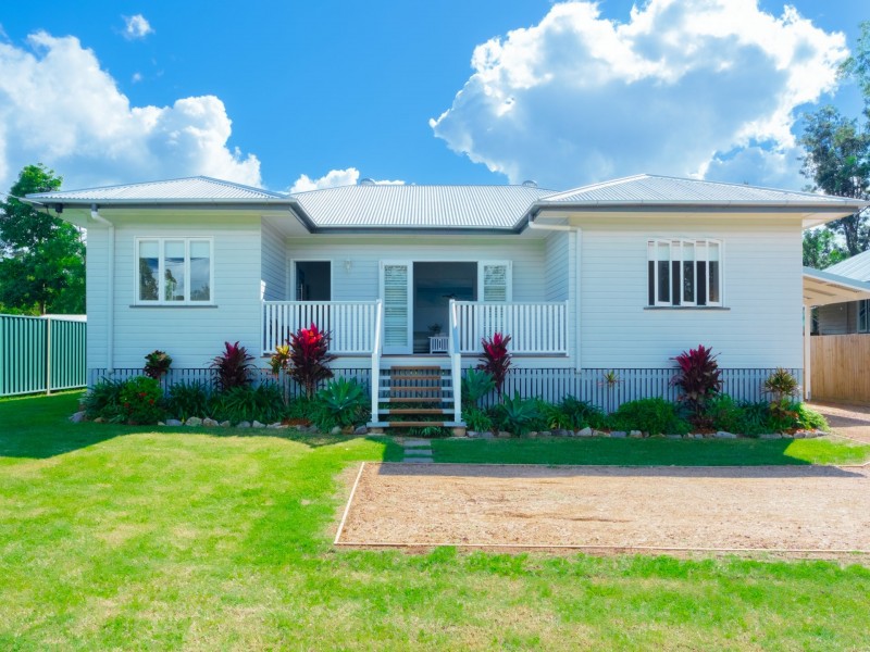 40 Hart Street, Blackbutt QLD 4306