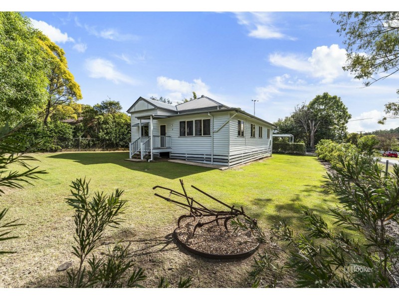 9 Elizabeth Street, Esk QLD 4312